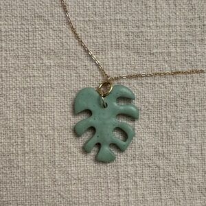 Elegant Monstera leaf Necklace